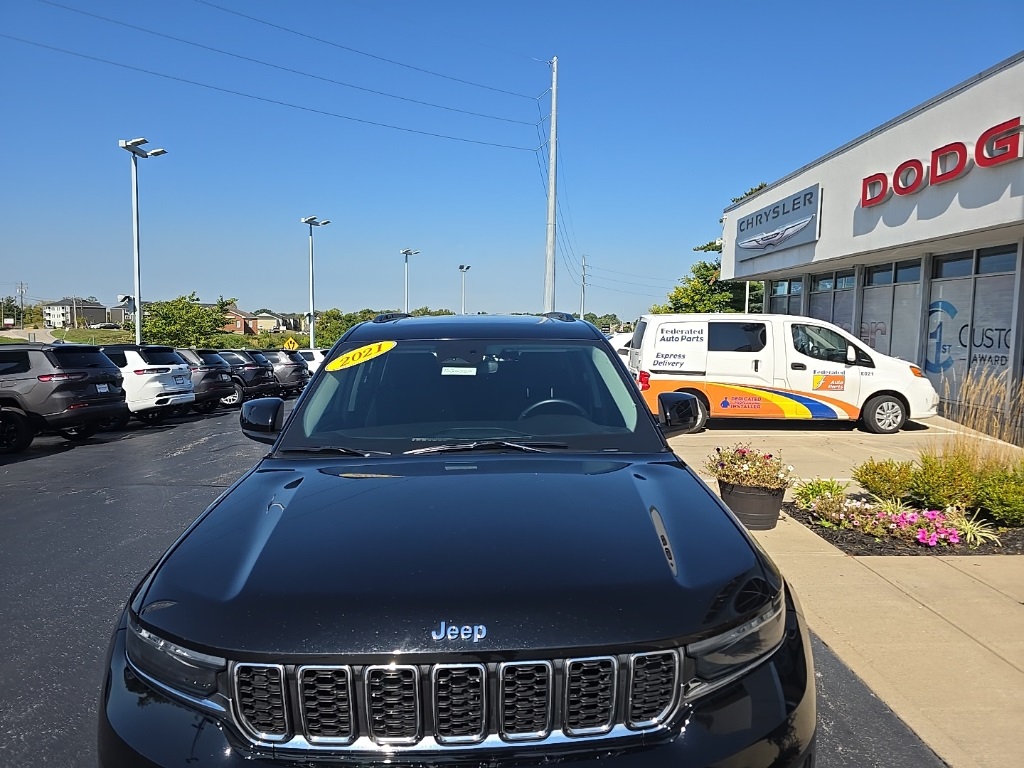 2021 Jeep Grand Cherokee Laredo photo 4