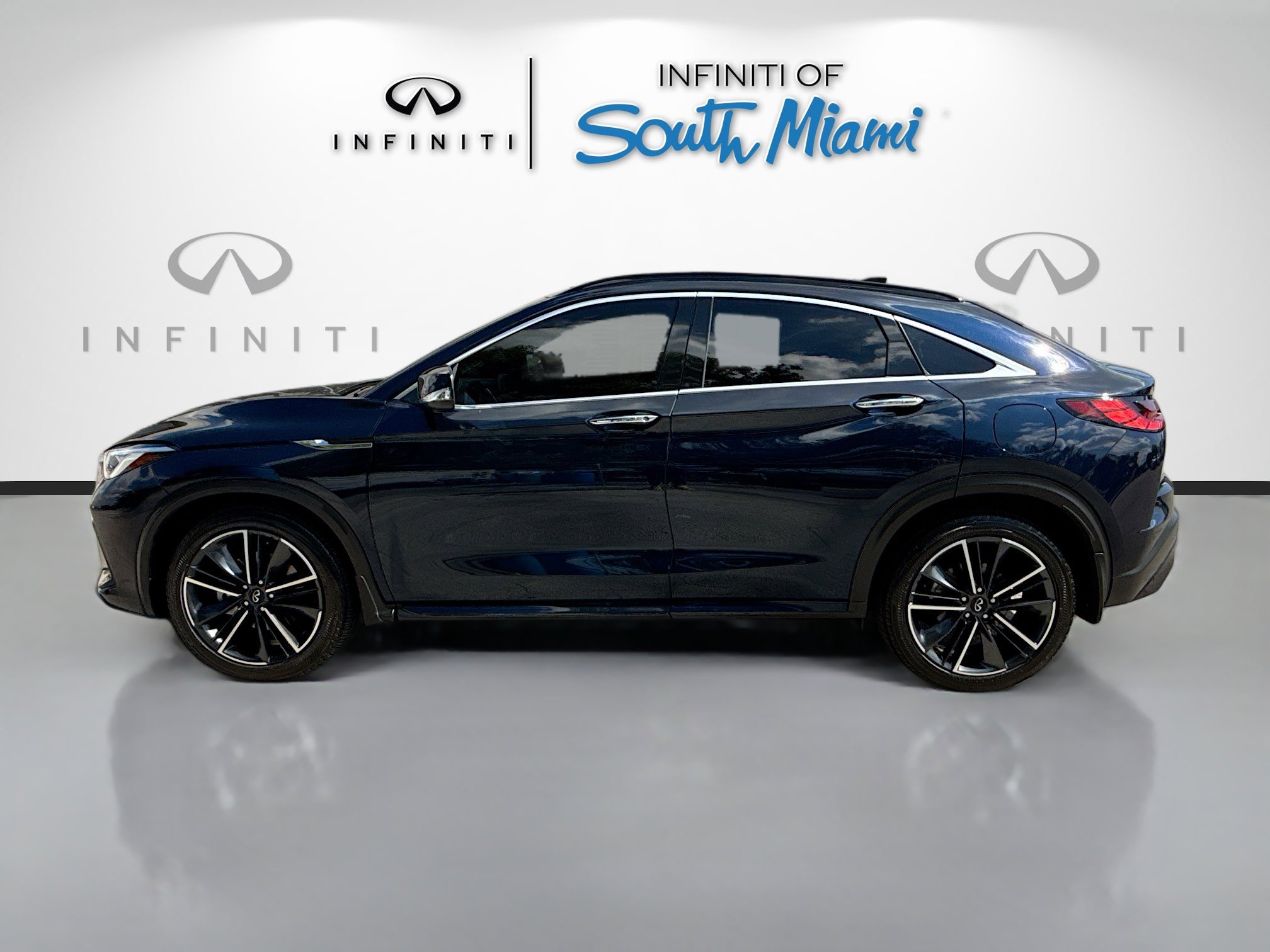 2023 Infiniti QX55 Essential photo 4