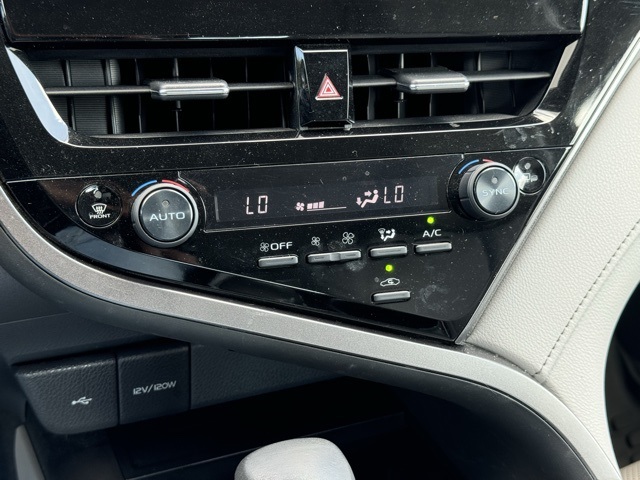 2021 Toyota Camry XSE V6 photo 18