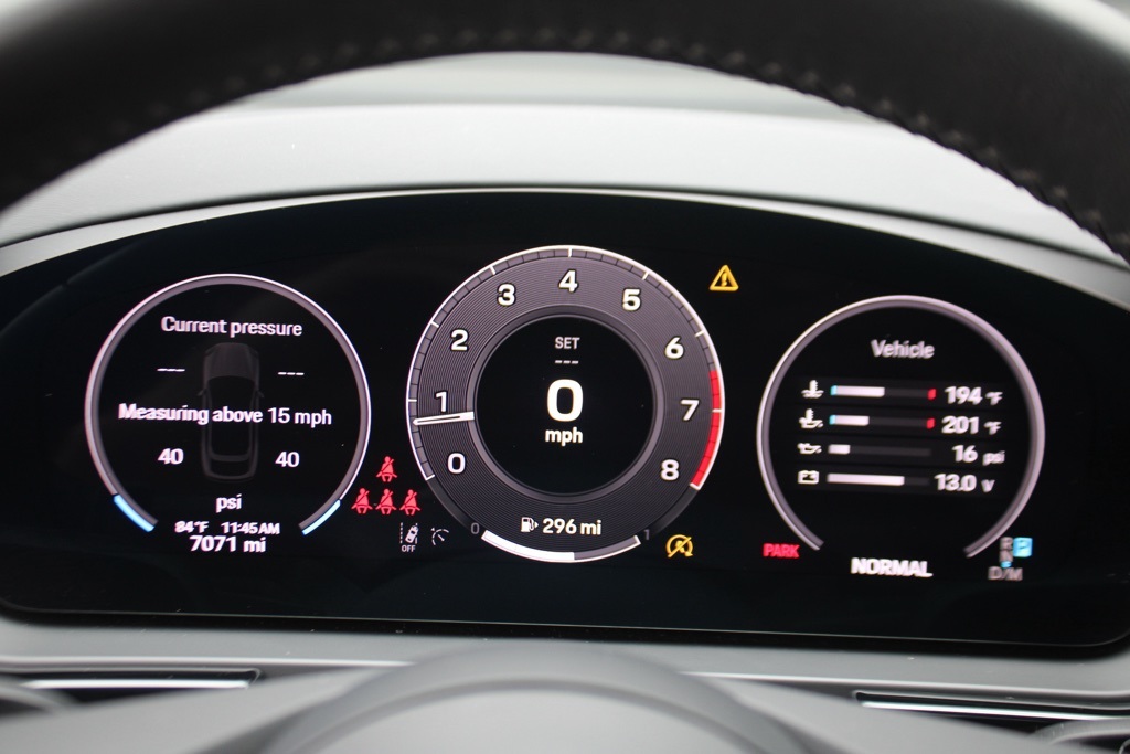 2025 Porsche Cayenne Coupe Base photo 24