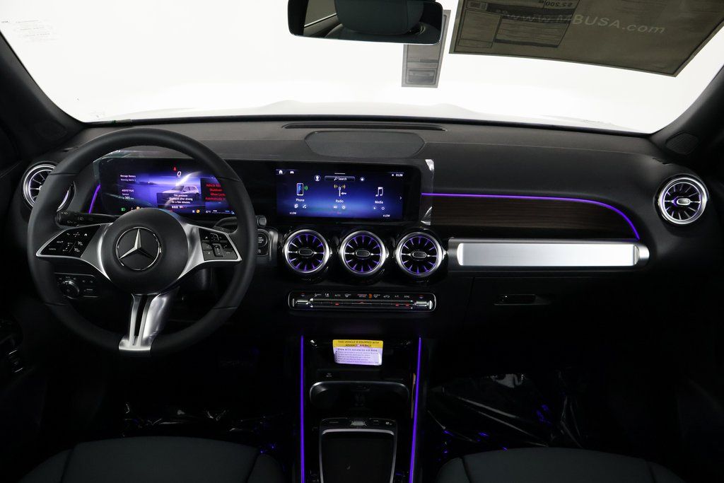 2026 Mercedes Benz GLB 250 photo 4
