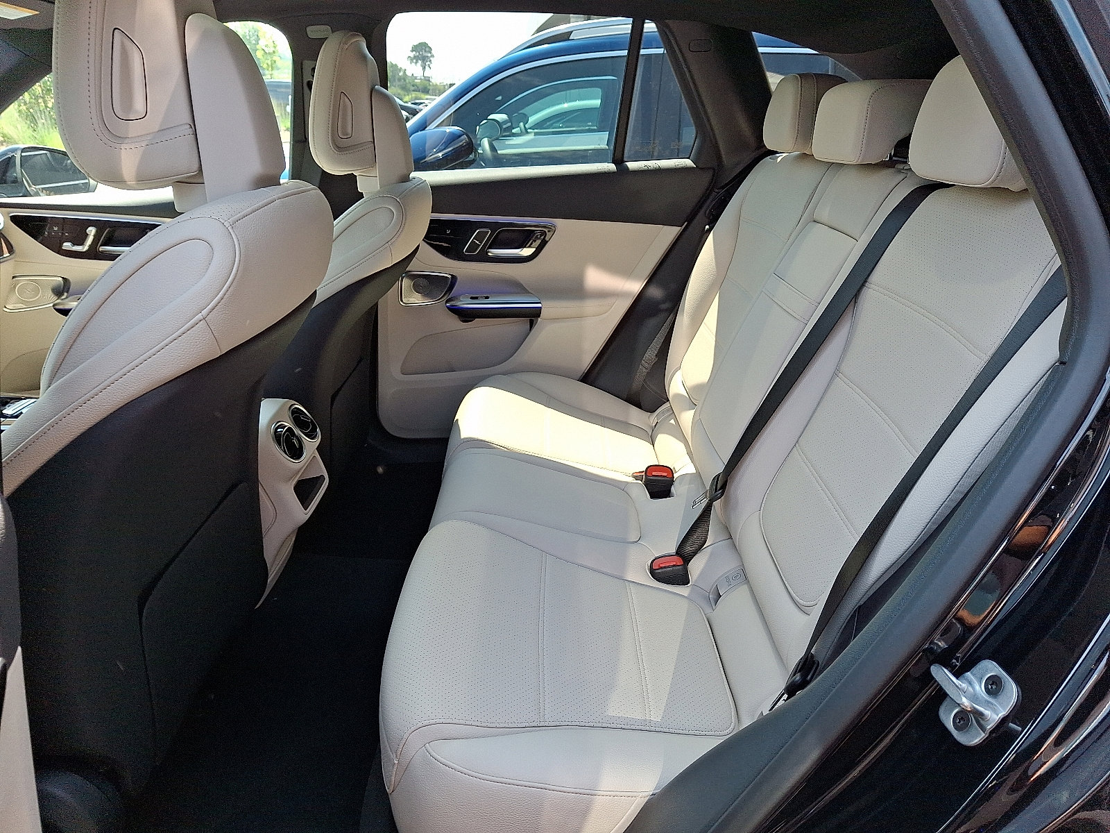 2026 Mercedes Benz GLC 300 4MATIC photo 9