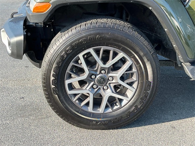 2024 Jeep Wrangler Sahara photo 10