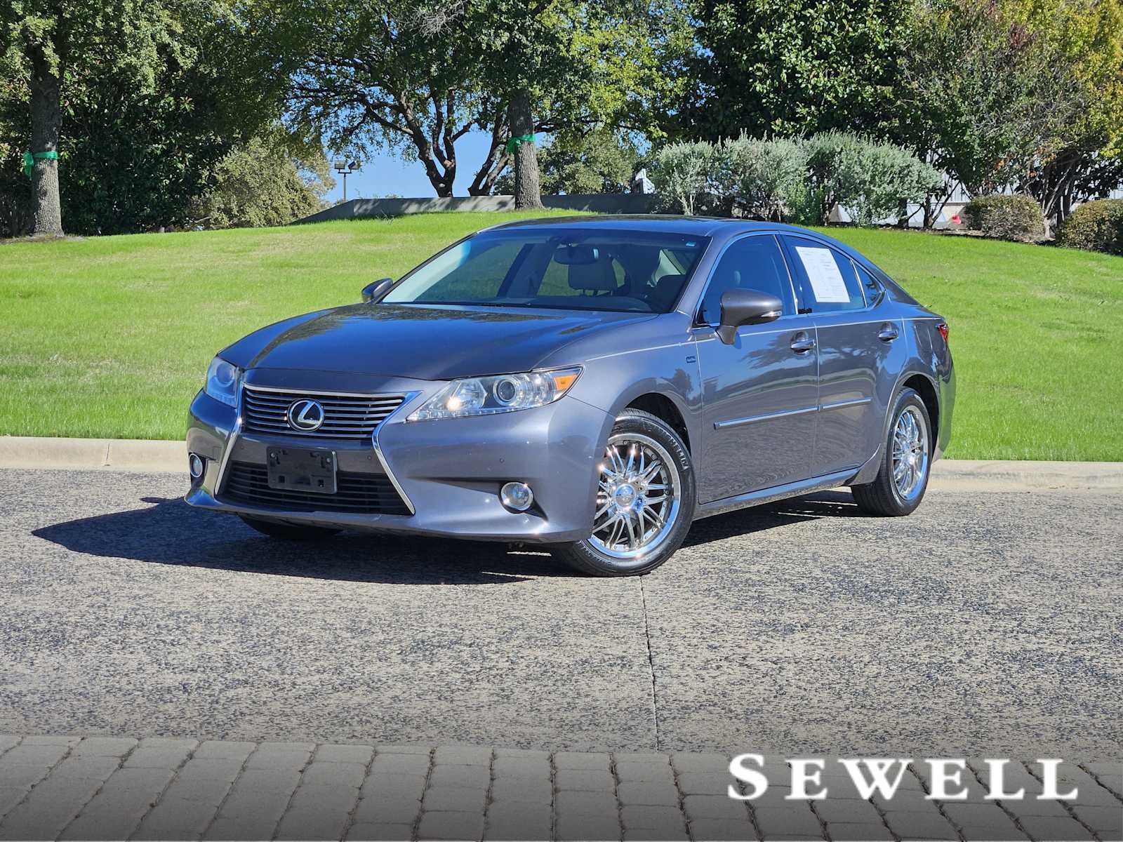 2013 Lexus ES 350's photo