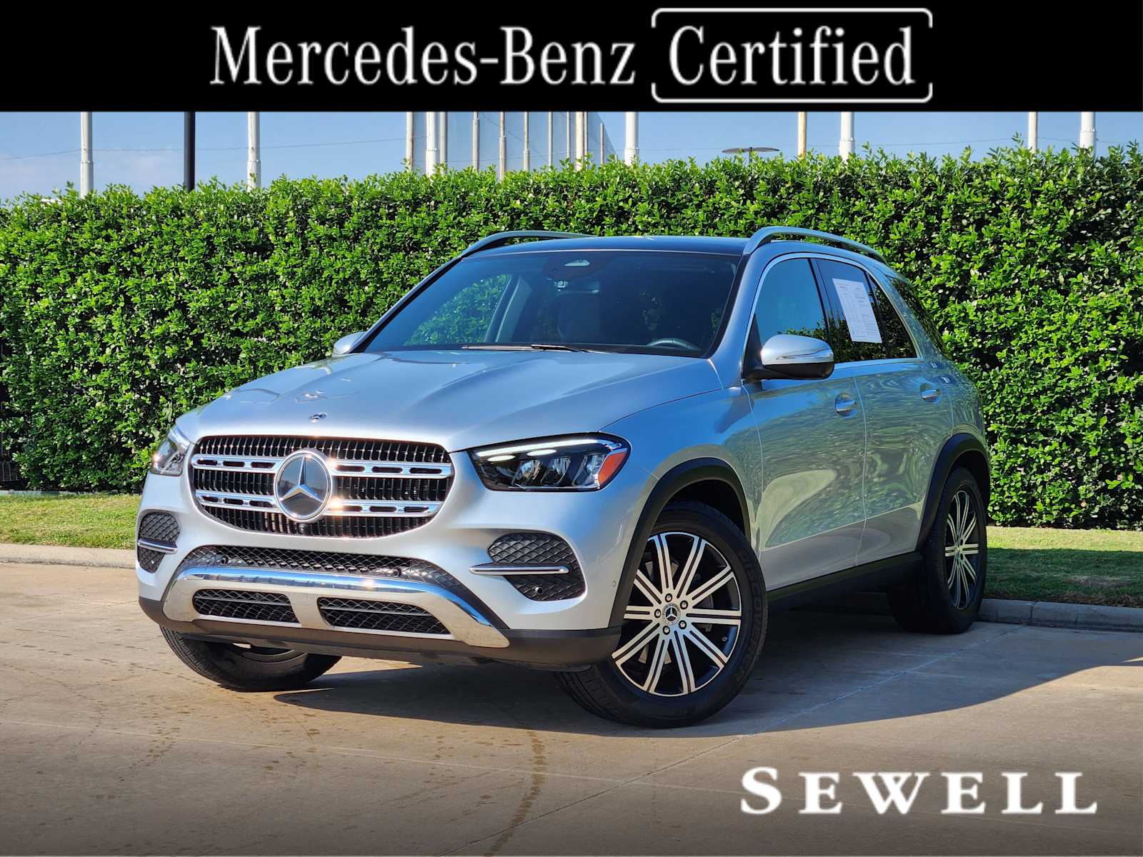 2025 Mercedes Benz GLE 350 4MATIC photo 2