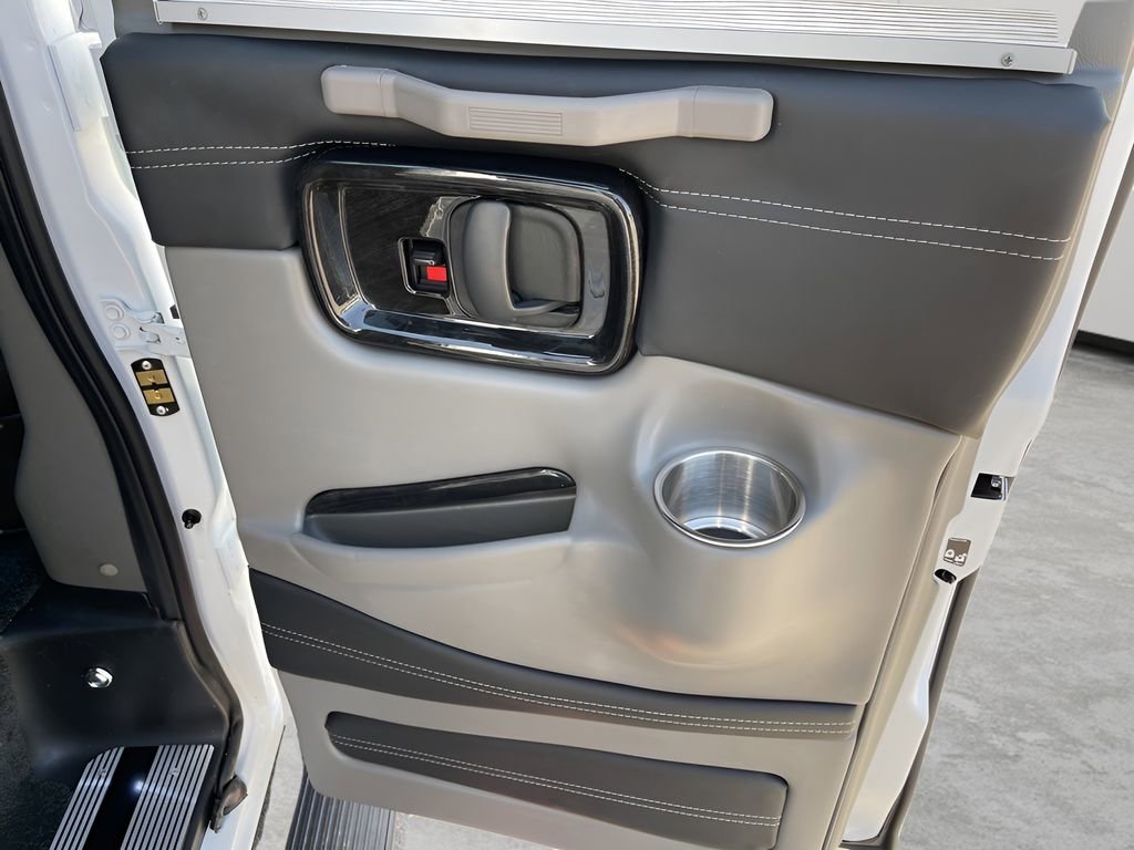 2025 Gmc Savana Cargo 2500 photo 34