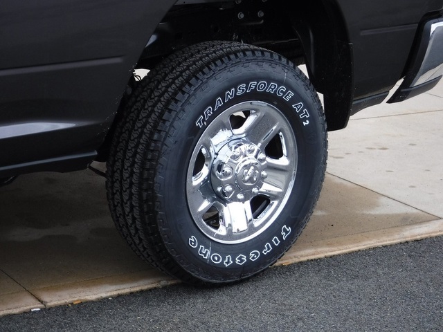 2025 Ram 2500 Tradesman photo 4