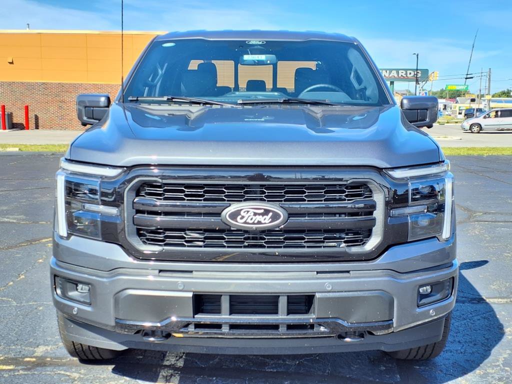 2025 Ford F-150 Lariat photo 2