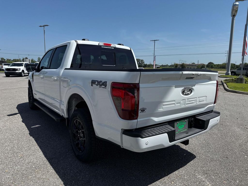 2025 Ford F-150 XLT photo 3