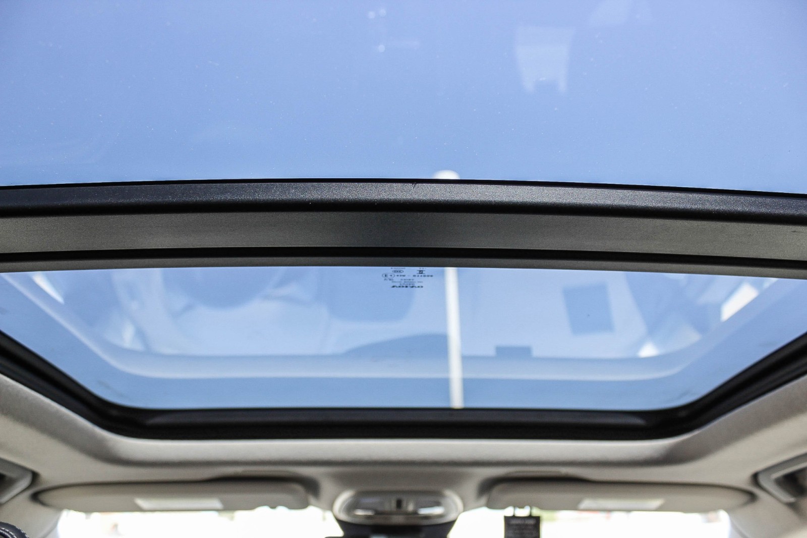 2024 Volvo XC40 Plus photo 14