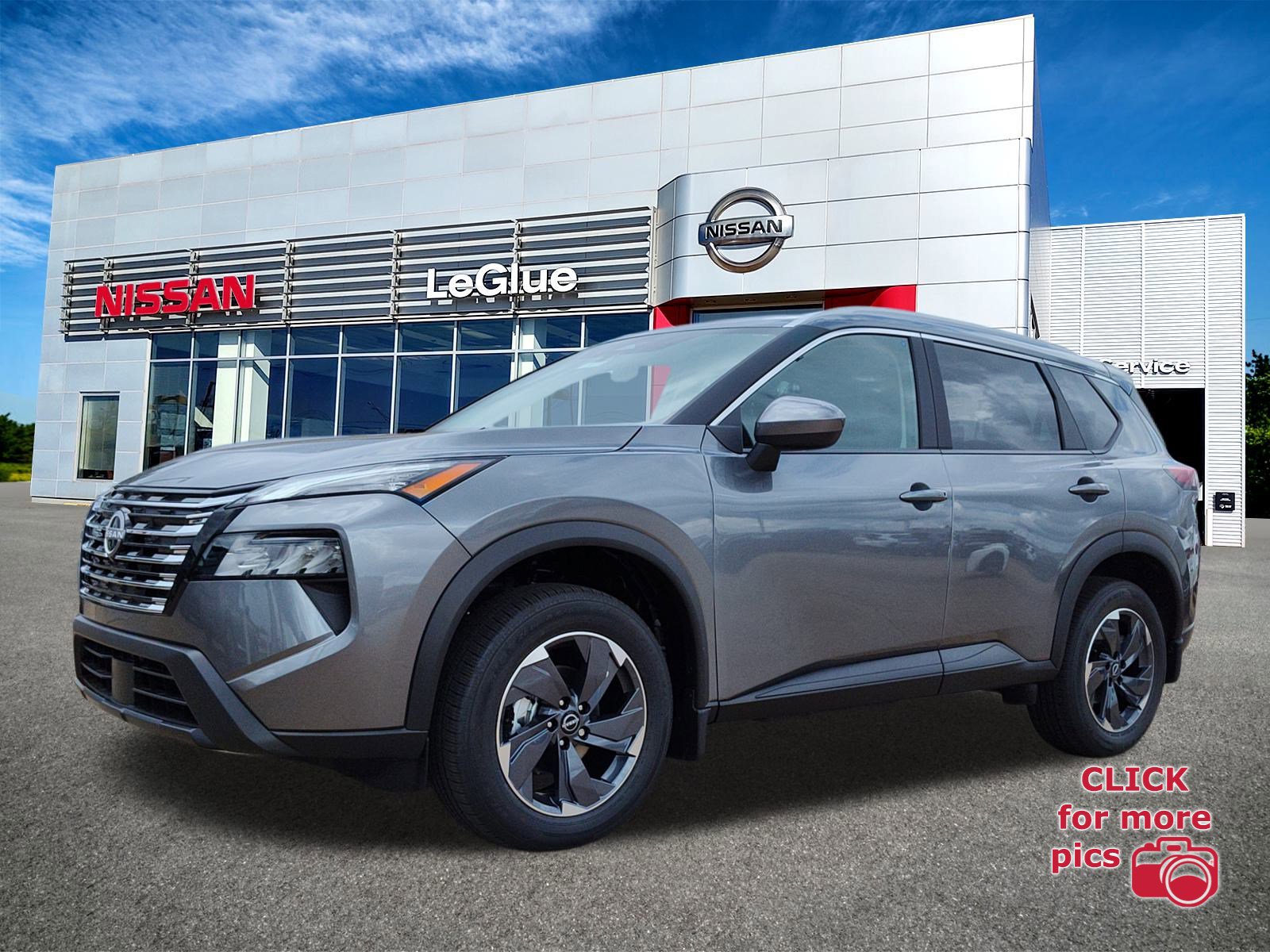 2026 Nissan Rogue SV's photo