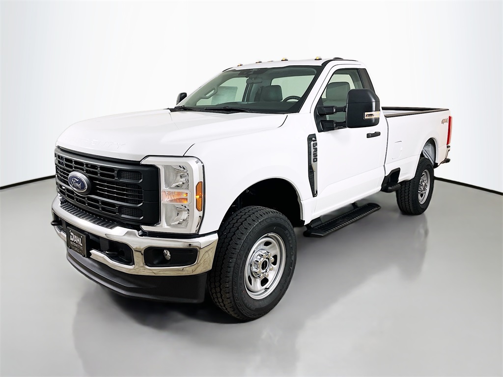 2025 Ford F-350 photo 3