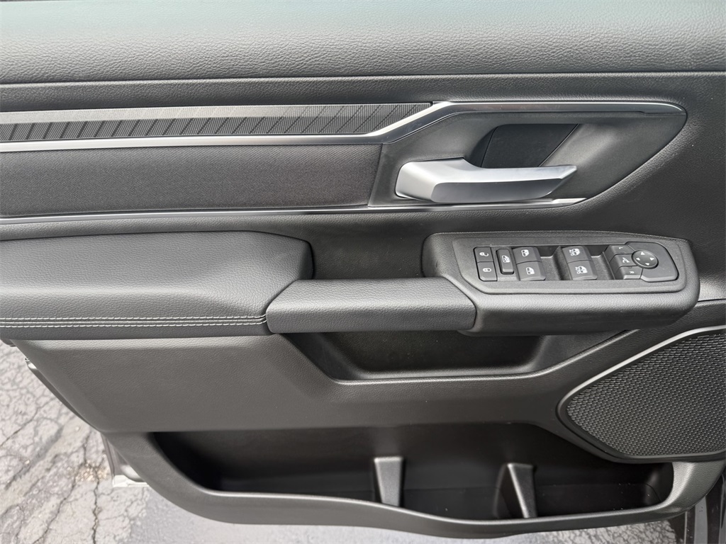 2025 Ram 1500 Big Horn photo 9
