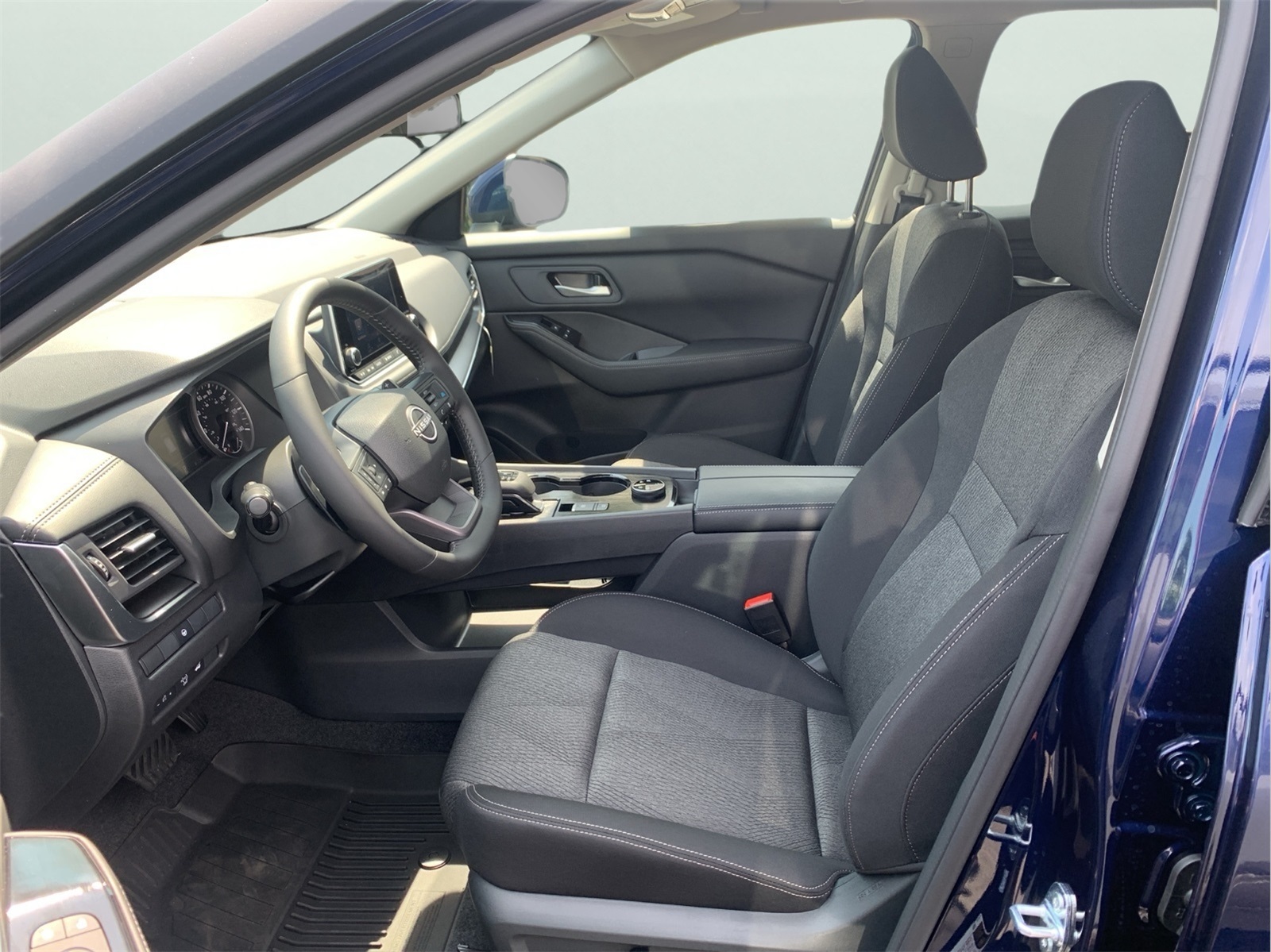 2026 Nissan Rogue SV photo 12