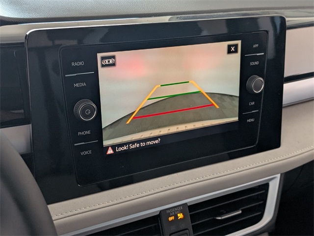 2025 Volkswagen Taos SE photo 8