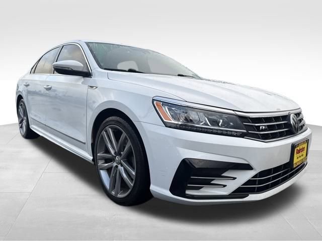 2017 Volkswagen Passat R-Line's photo