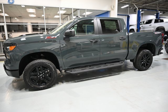 2026 Chevrolet Silverado Trail Boss Custom photo 4