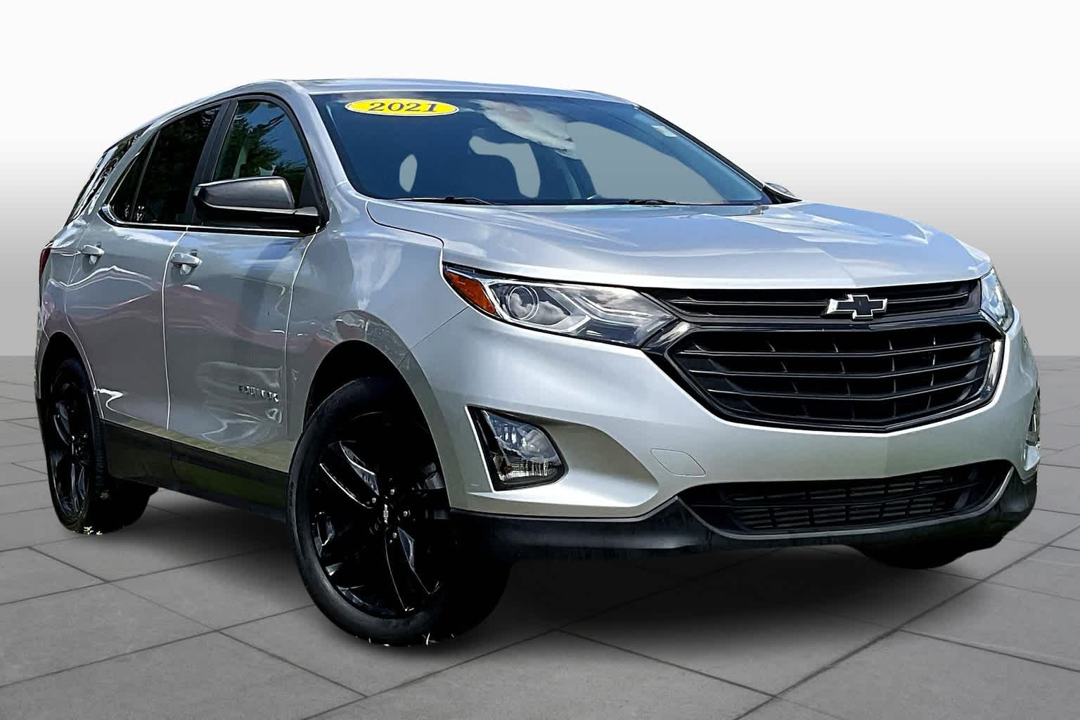 2021 Chevrolet Equinox LT photo 2