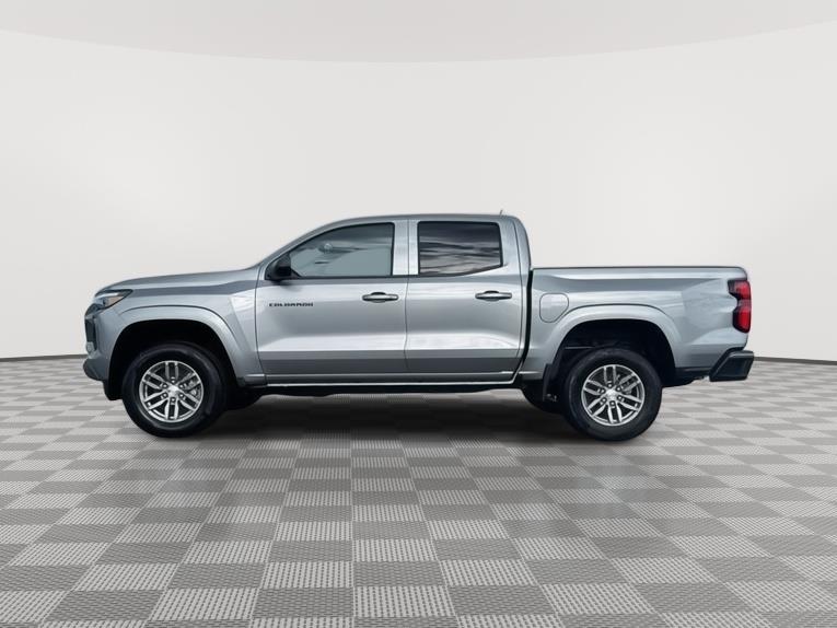 2025 Chevrolet Colorado Work Truck LT photo 2