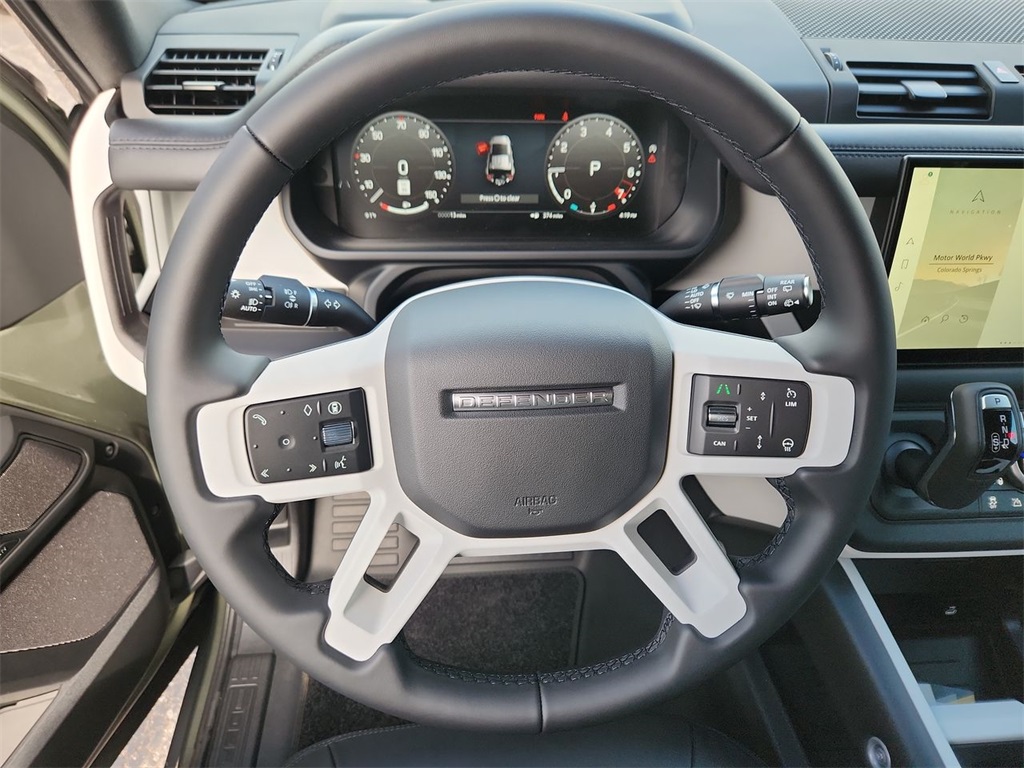 2025 Land Rover Defender 110 S photo 18