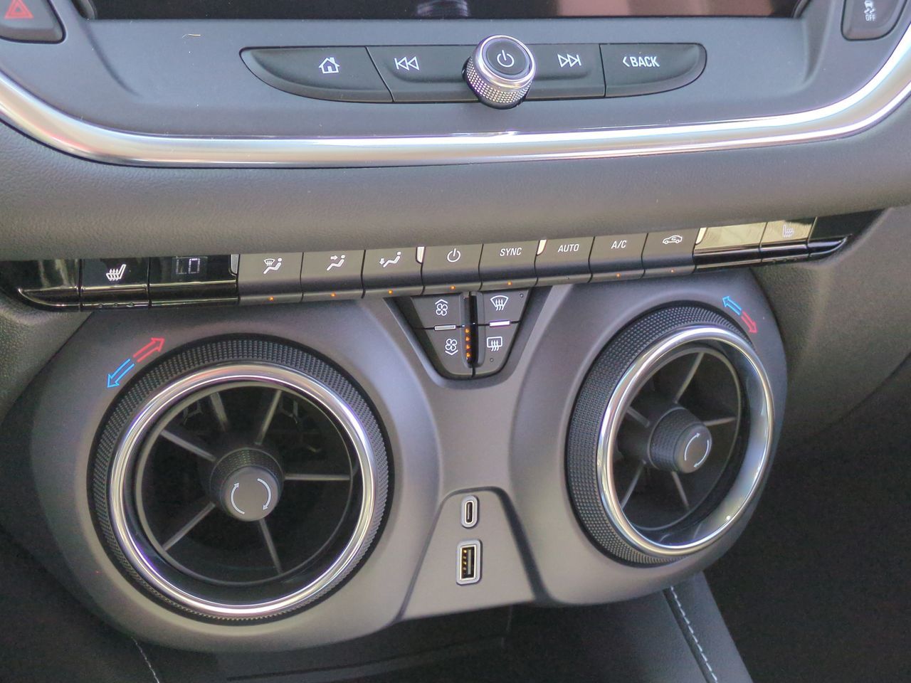 2025 Chevrolet Blazer 2LT photo 17