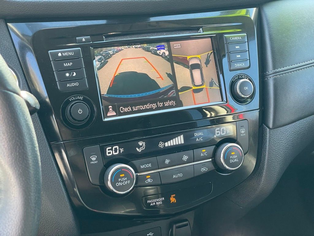 2019 Nissan Rogue SL photo 18