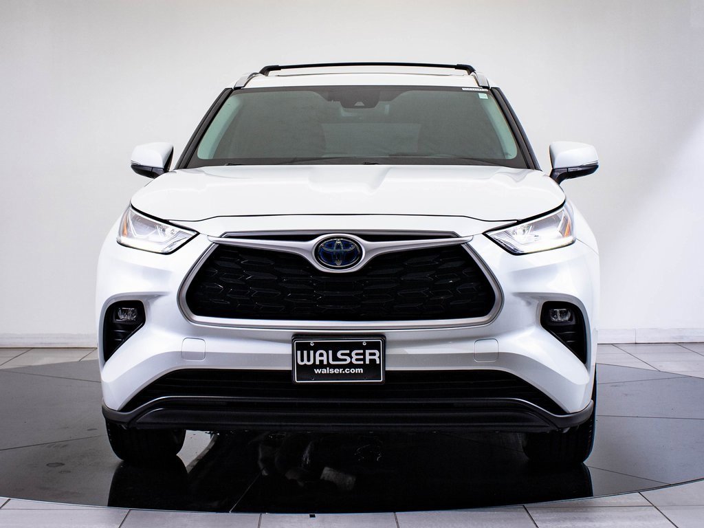 2022 Toyota Highlander Hybrid Bronze Edition photo 2
