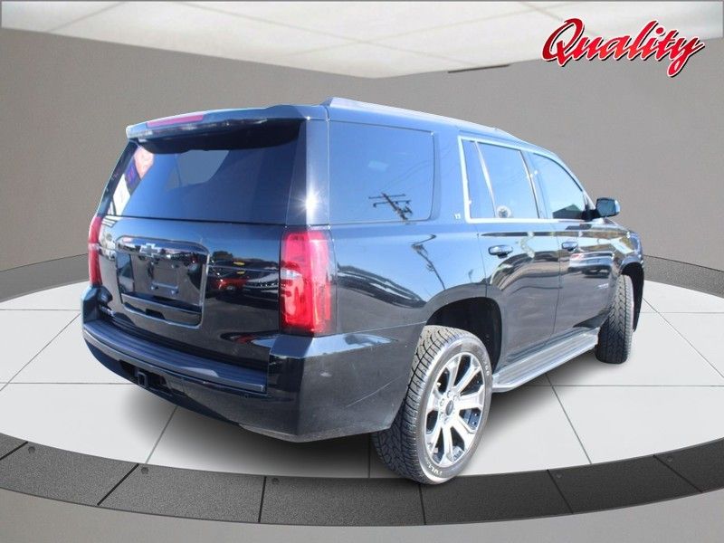 2018 Chevrolet Tahoe LT photo 3