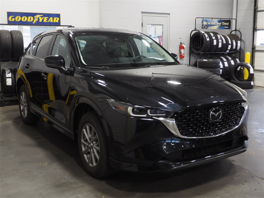 2025 Mazda CX-5 2.5 S Preferred photo 3