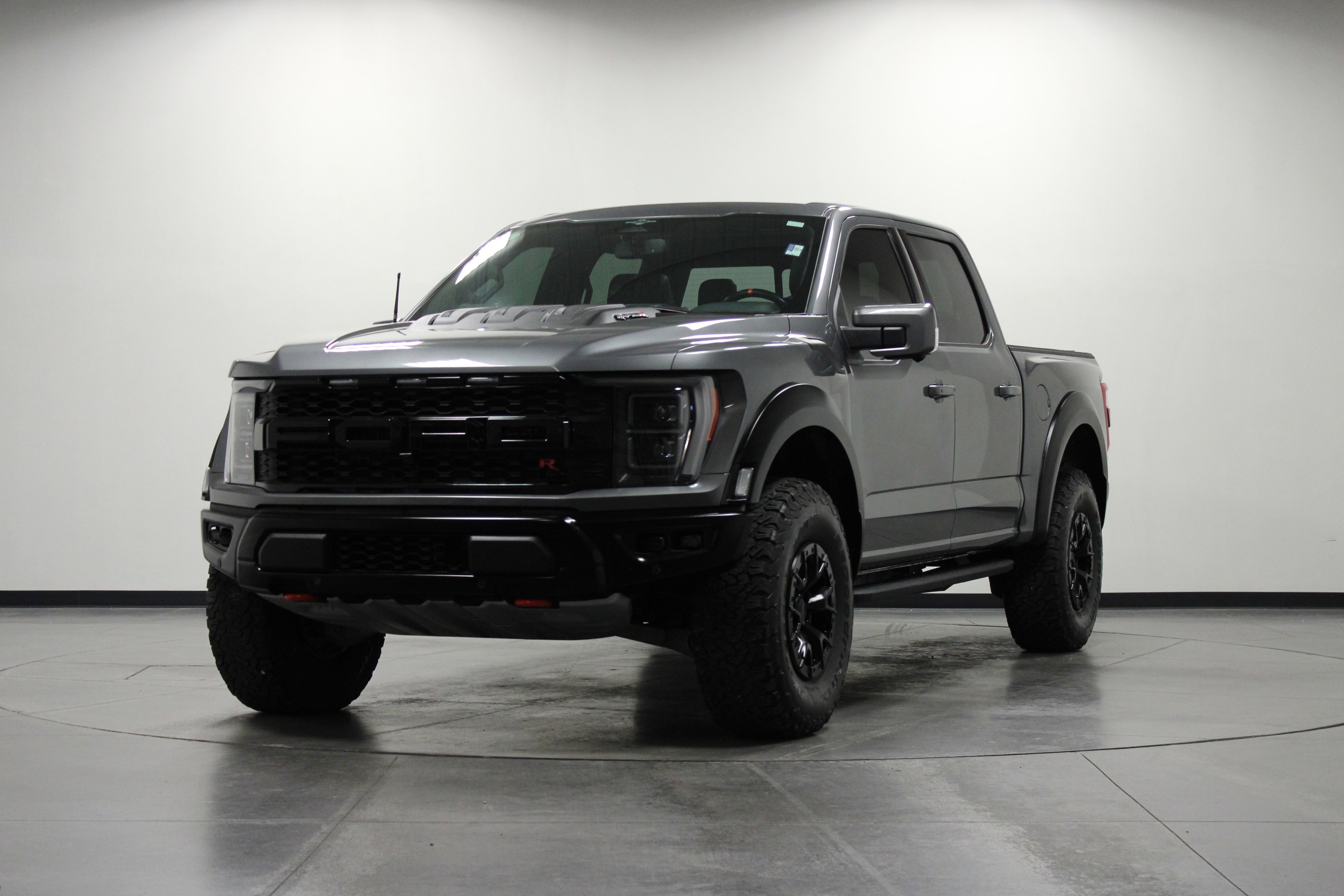 Used 2023 Gray Ford Raptor image 8