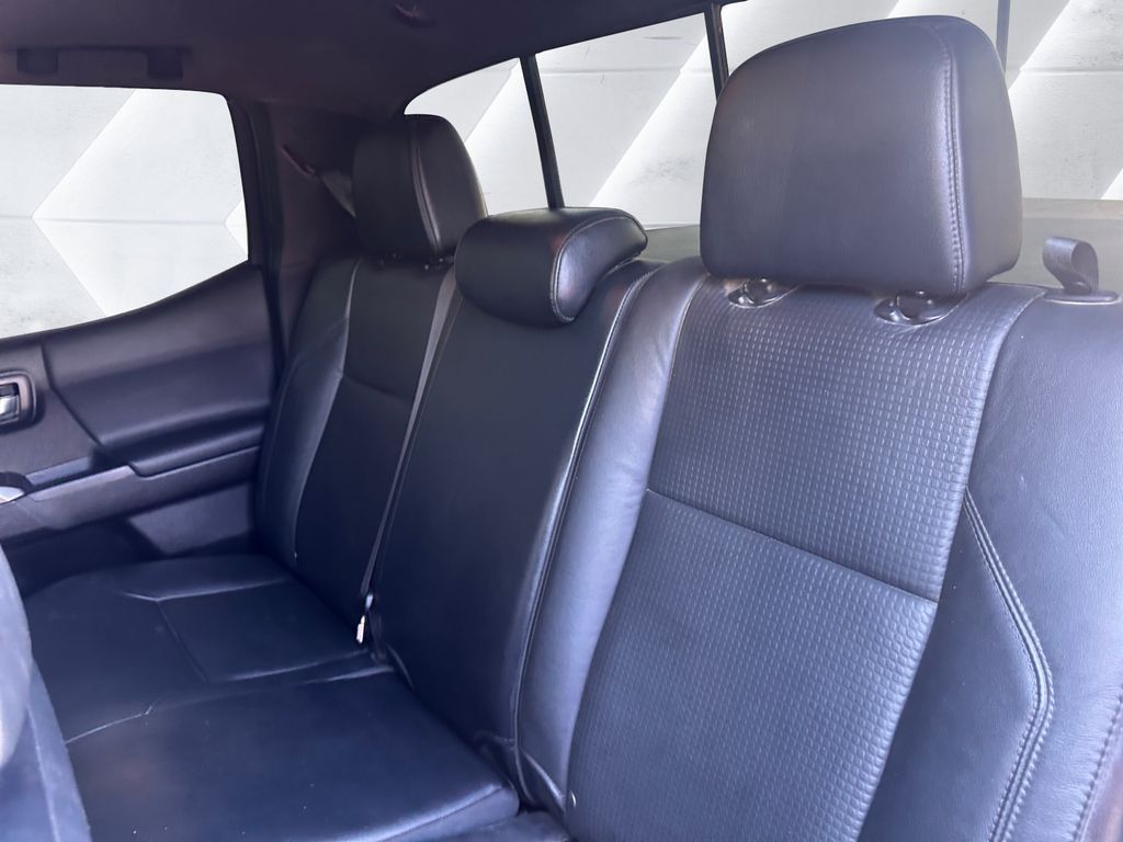 2021 Toyota Tacoma TRD Off-Road photo 18
