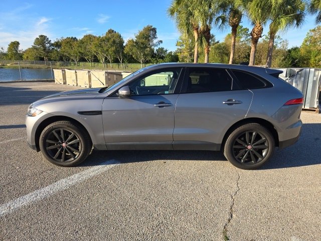 2020 Jaguar F-PACE Prestige photo 2