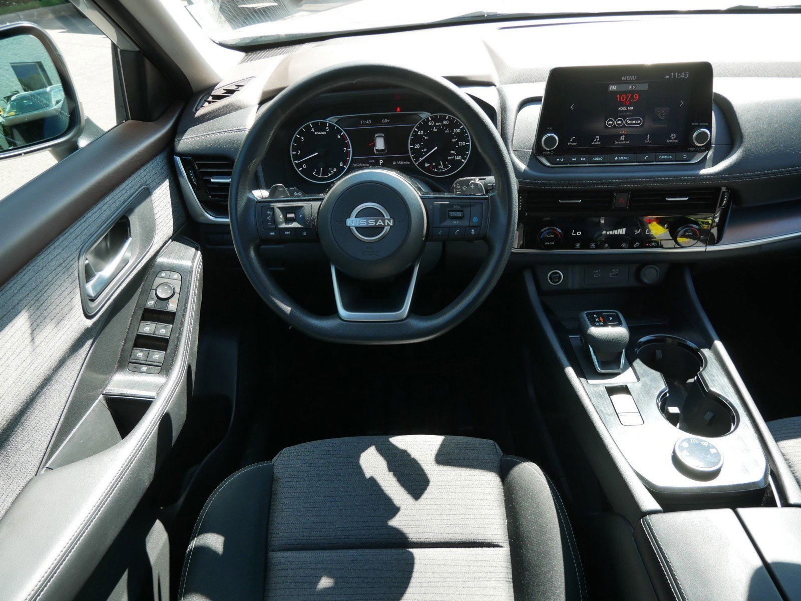 2023 Nissan Rogue SV photo 11