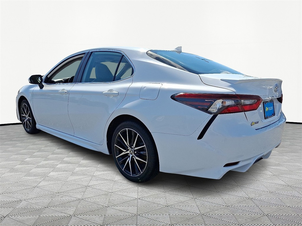 2022 Toyota Camry SE photo 5