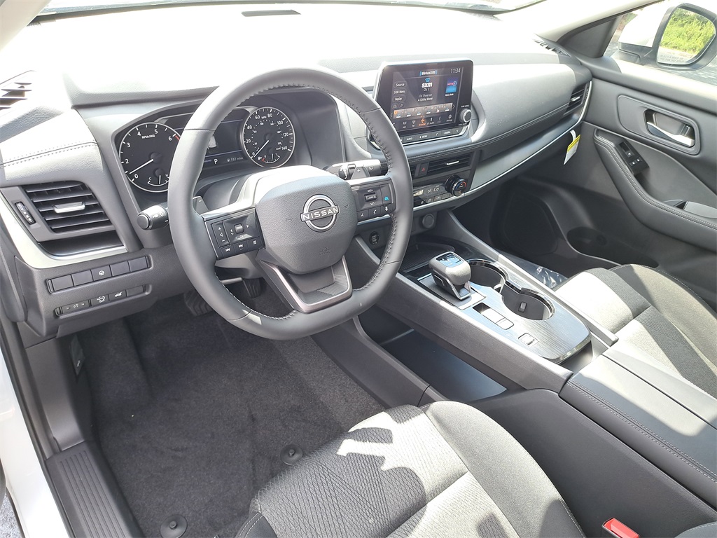 2026 Nissan Rogue SV photo 17