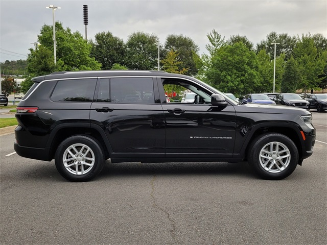 2023 Jeep Grand Cherokee Laredo photo 2