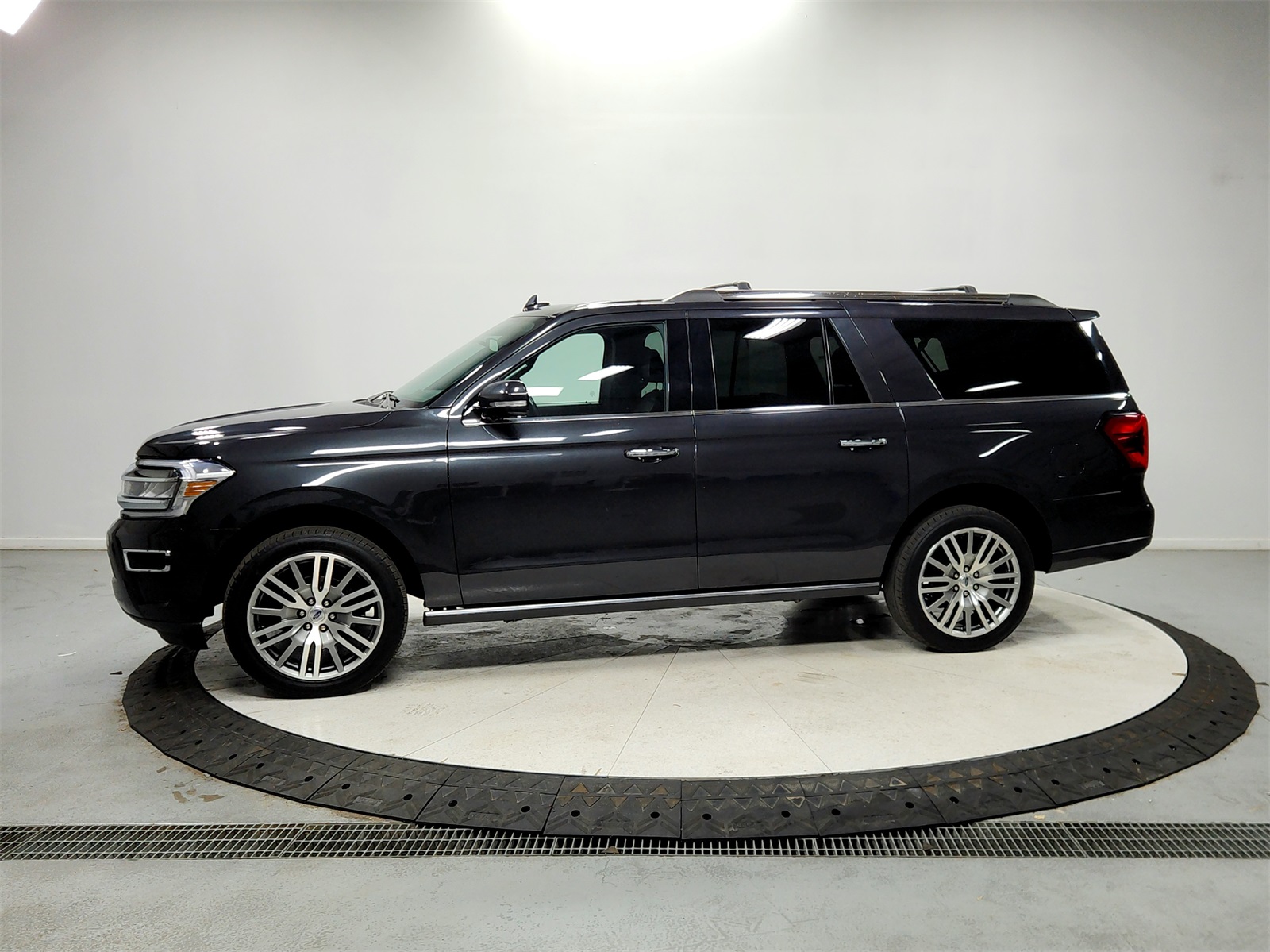 2024 Ford Expedition MAX Limited photo 4
