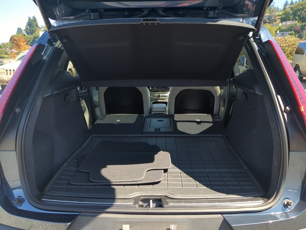2022 Volvo XC40 T5 Inscription AWD photo 18