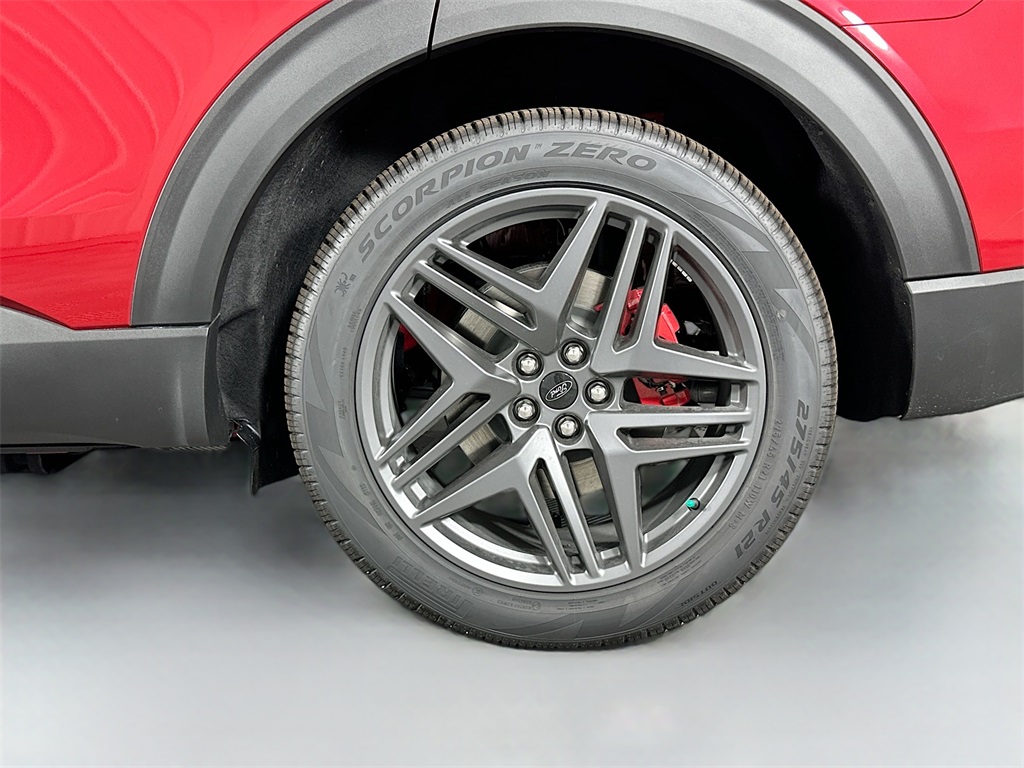 2025 Ford Explorer ST photo 30