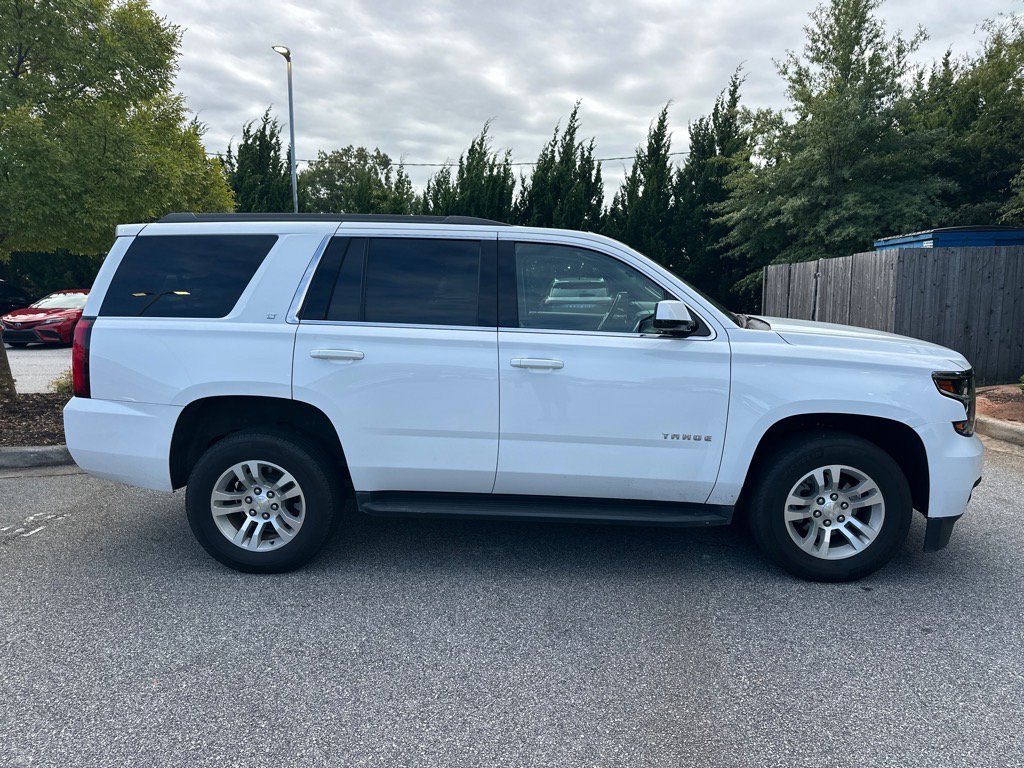 2019 Chevrolet Tahoe LT photo 2