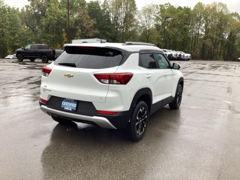 2023 Chevrolet Trailblazer LT photo 2