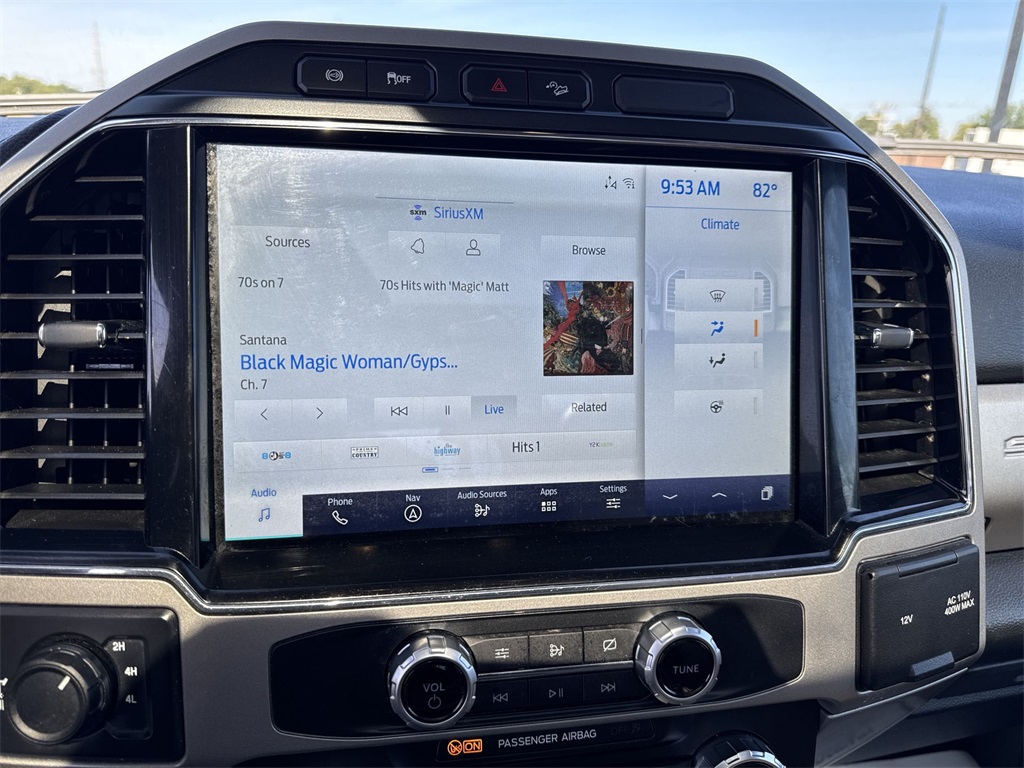 2022 Ford F-350 Lariat photo 16