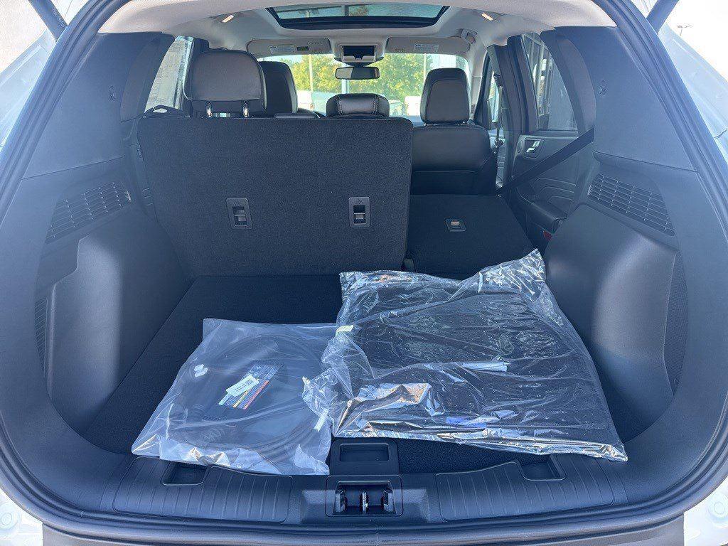 2025 Ford Escape Plug-In Hybrid photo 5