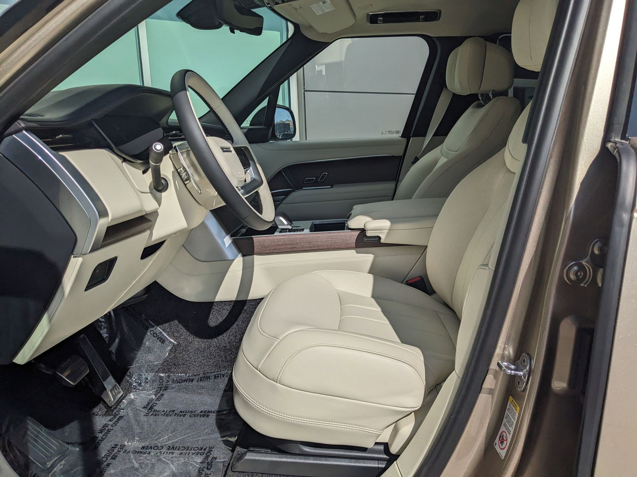 2025 Land Rover Range Rover Autobiography LWB photo 14