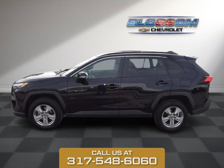 2024 Toyota RAV4 XLE photo 4