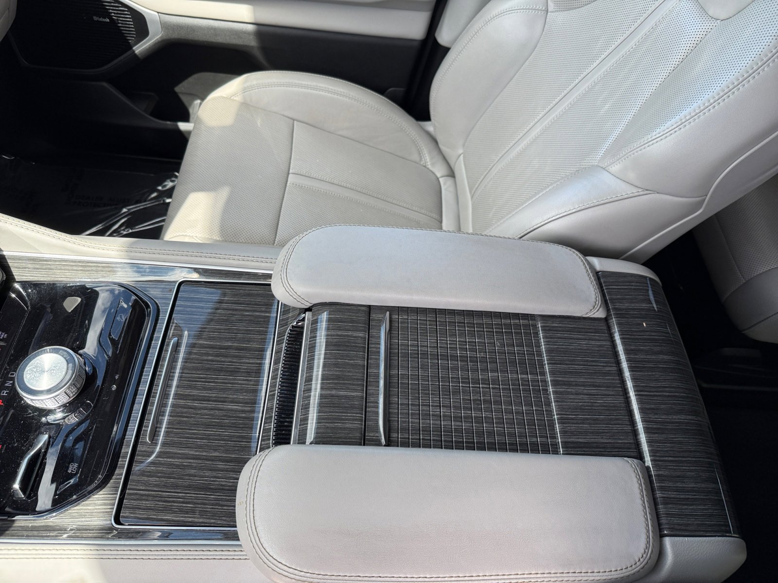 2022 Jeep Wagoneer Series III photo 13