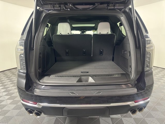 2026 Chevrolet Suburban Premier photo 8