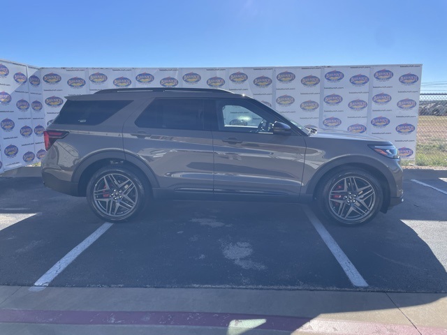 2026 Ford Explorer ST's photo