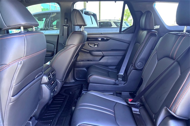 2025 Honda Pilot TrailSport photo 24