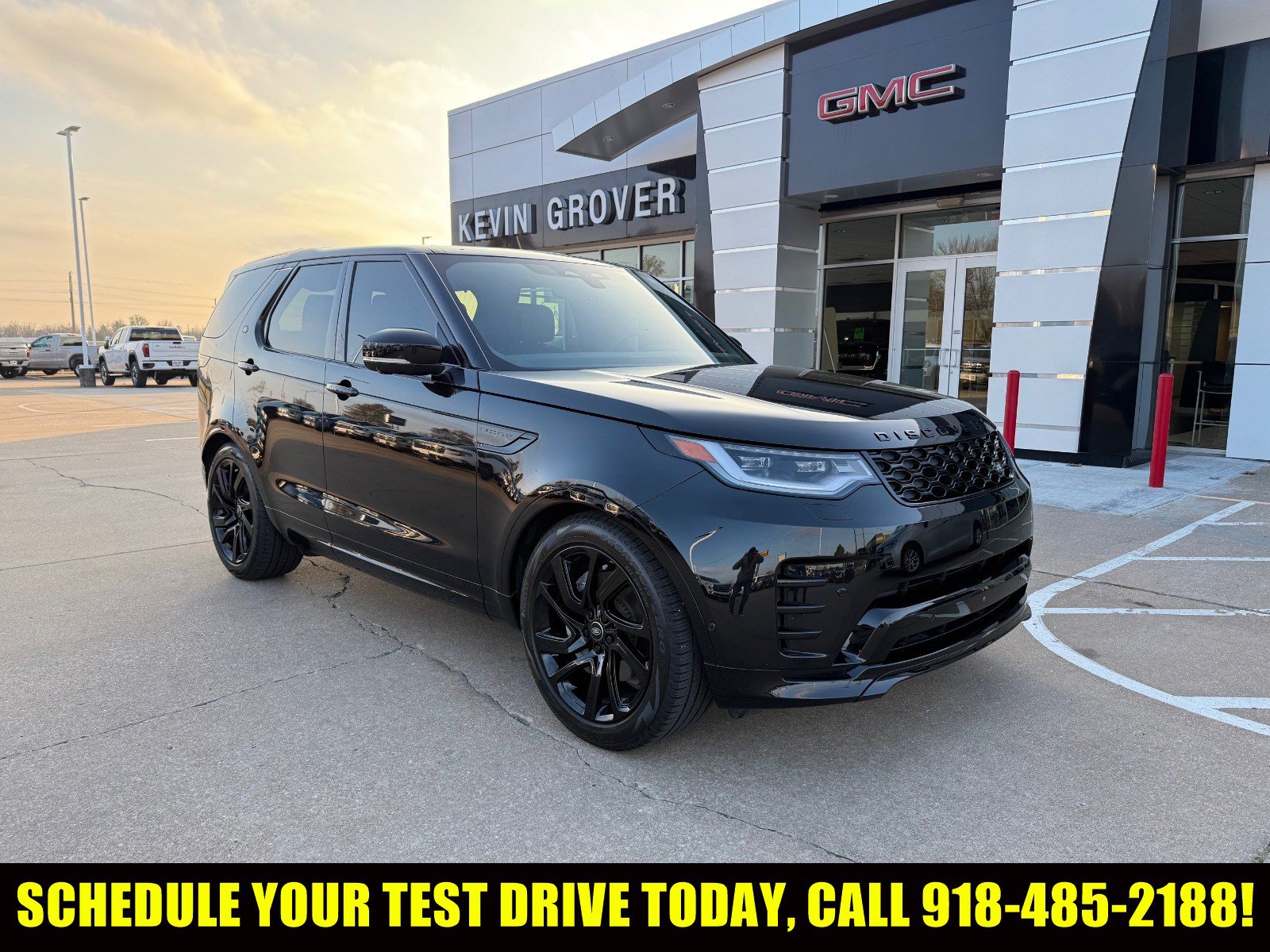 2024 Land Rover Discovery Dynamic SE's photo